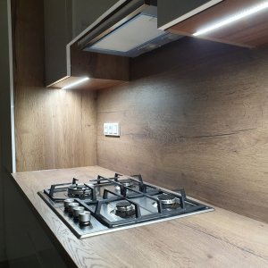 Kuchyně na míru - plynová varná deska